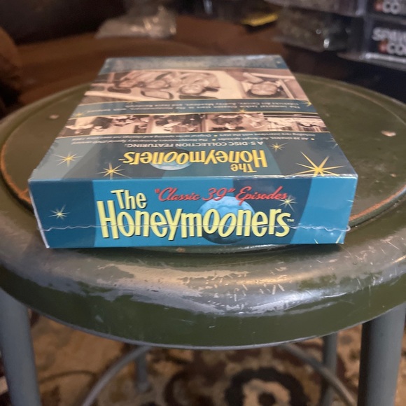 THE HONEYMOONERS “CLASSIC 39”EPISODES 🌙 2003 Paramount 🌙 5 Disc Box Set NIB - Picture 5 of 7